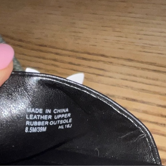 Michael Kors Black flowered sandals - Picture 7 of 7